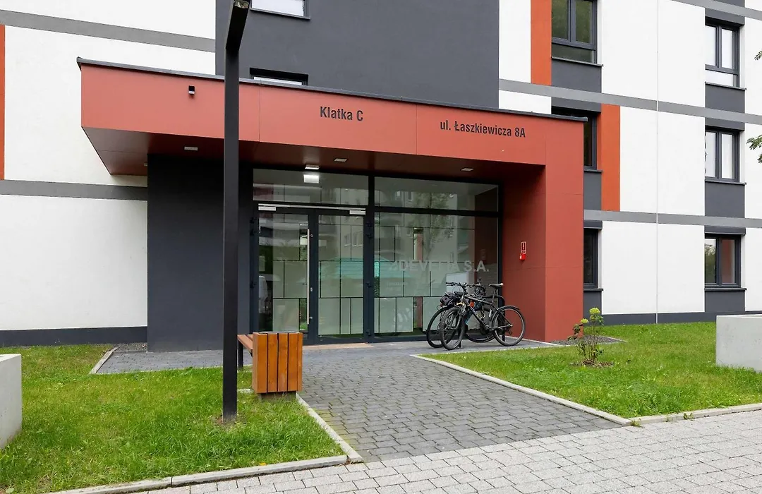 Cozy Apartments Łaszkiewicza with Parking by Noclegi Renters-1